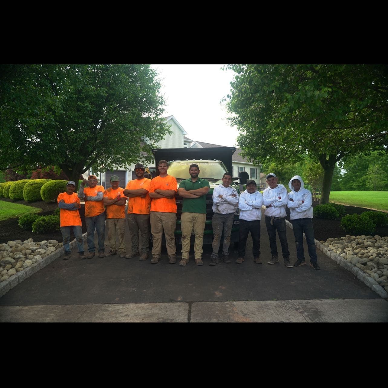 Sultan Services full crew with truck