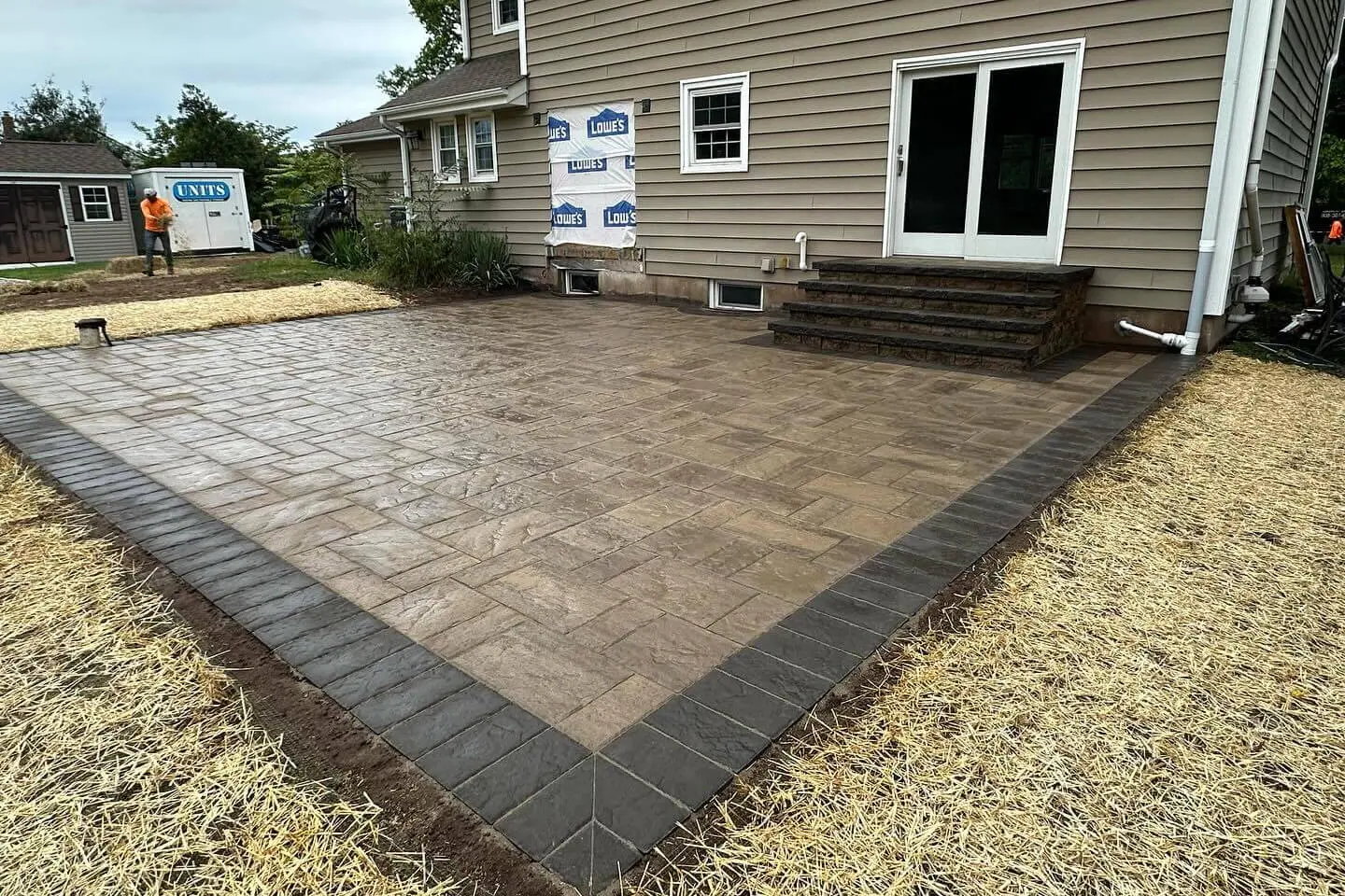 Techo Bloc Blue 60 patio with Mini Certa steps